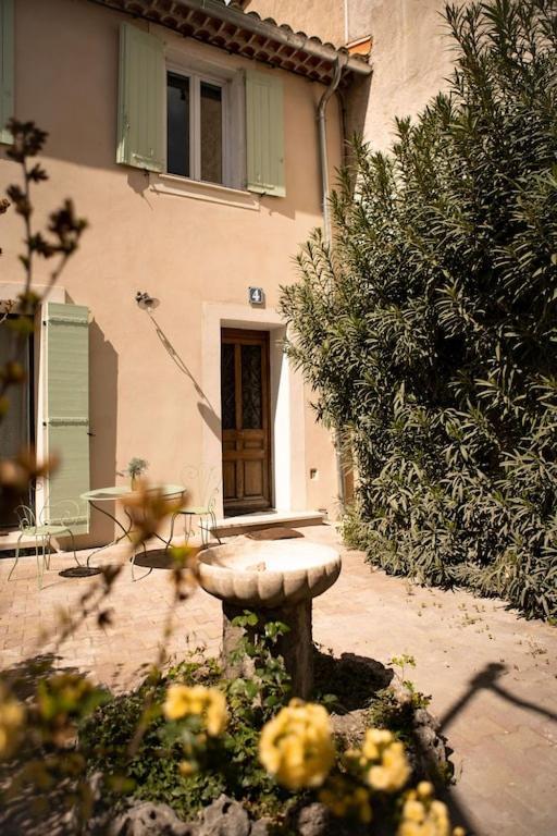 La Maison Du Bassin L'Isle-sur-la-Sorgue Exterior photo